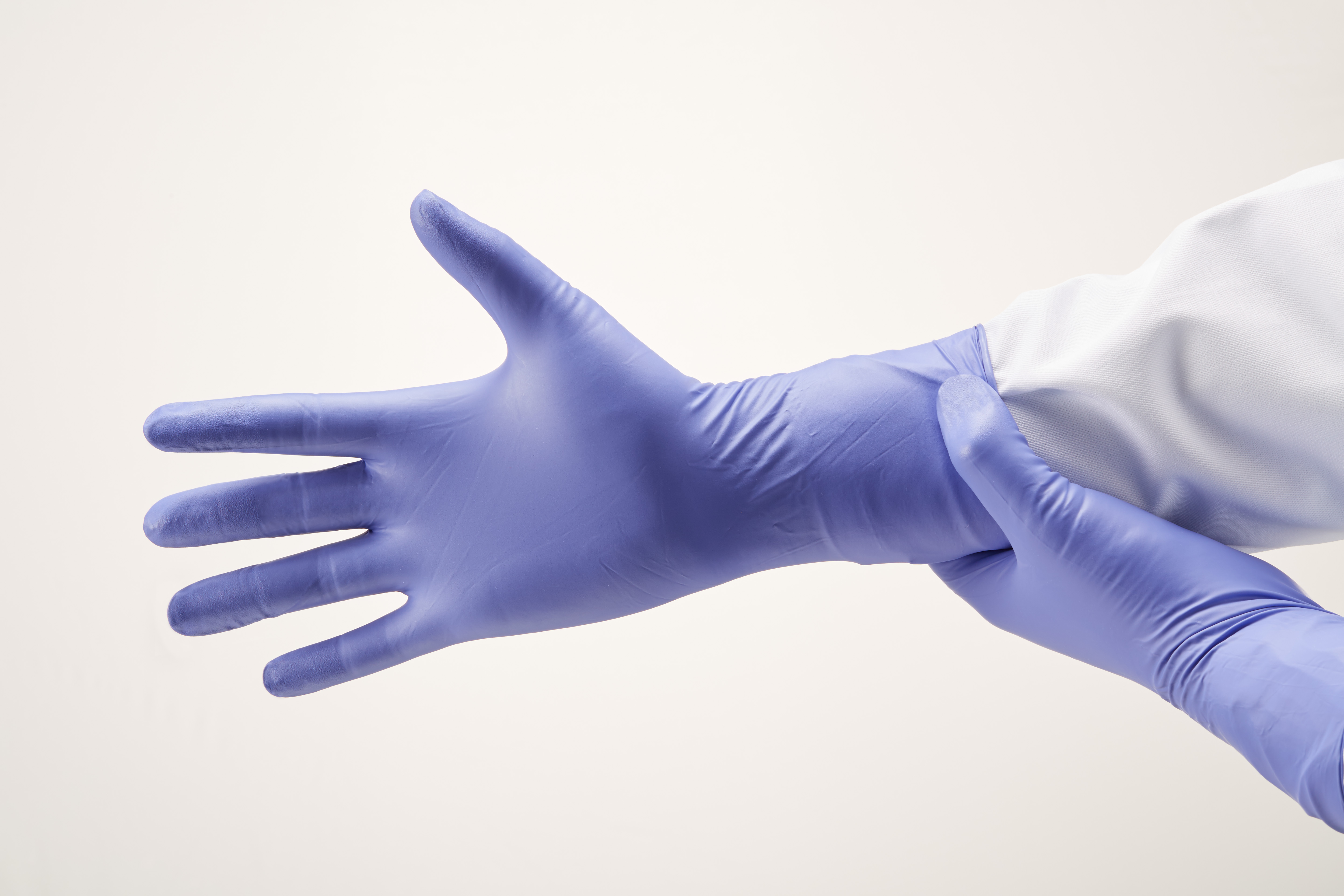 StarGuard / Microflex Protect+ Nitrile Gloves, Powder Free, Violet-Blue, Size M, Pk/ 10 x 50 gloves.
